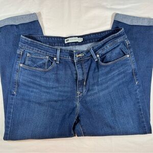 Levi's Dark Blue cropped Jeans